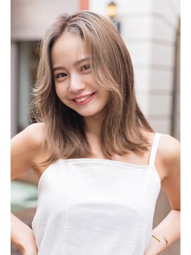 エイミー(Aimee) Aimee 外ハネミディアム×カフェオレグレージュ