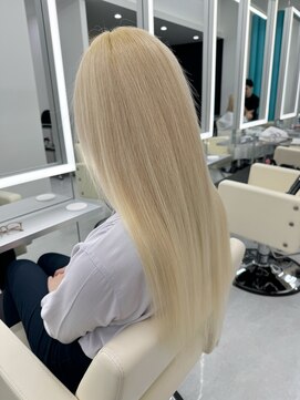 テイス 新宿(TACE) 抜きっぱなしブロンド[ネビージュ/黒髪/小顔/新宿]