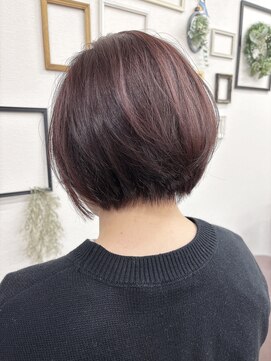 ジール(Zeal) 透け感ピンクが大人可愛い♪丸みショート