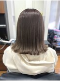 くすみカラー×艶感、最旬クールボブ
