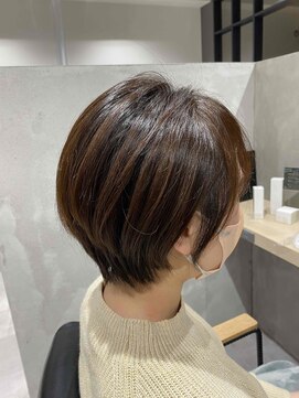 ショートボブ