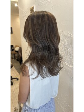 キキ(kiki) 【shiori】ベージュ♪ハイライトカラー