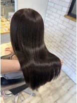 ストロベリーR.&nbsp;ほんのりラベンダー感のあるグレージュカラー