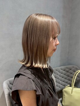 ジルバイジアン(JILL by GIEN) ブリーチカラー/ミルクティーベージュ/切りっぱなしミディ