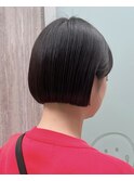 20代30代ミニボブ切りっぱなしボブぱっつん前髪シースルー顔周り