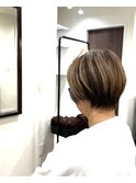 ６０代ショートヘア　白髪ぼかし