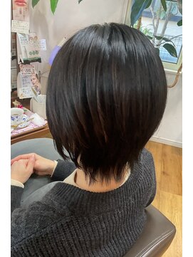 カミイロキレイ ツヤ感ダークカラー×丸みショート