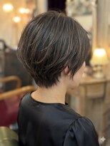 ソレイユ 新宿御苑前 (SOLEIL) 束感のあるショートレイヤー