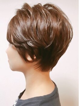 ランプ ヘアルーム(Lamp Hair Room)の写真/短くしたいけど迷っている方へ!!Lampで叶う上品大人ショート★どこから見ても綺麗なフォルムに…