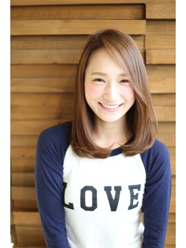 クエット デ プレジール イースタイル(COUETTE des PLAISIR e-style) ワンレン大人可愛いグレージュミディ