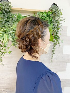ロカット サロン(Roquat Salon) 編み込みサイドアップアレンジ【エクステ/立川/立川/立川/袴】