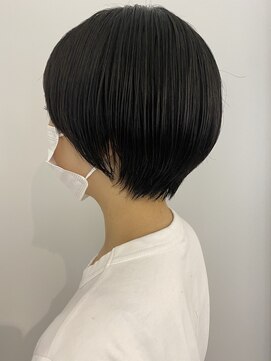 カウチ(kauti) 黒髪ショート