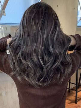 ヨロ 小岩(YOLO) ハイライトショートヘアダブルカラーイルミナカラーオージュア