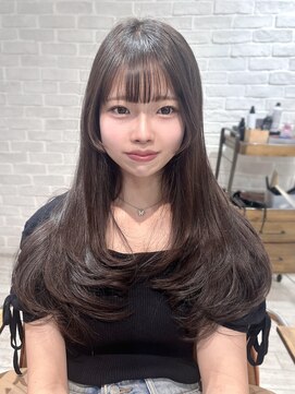 レイラバイアフロート 吉祥寺(Lila by afloat) 内巻きワンカール/レイヤーロング/ぱっつん前髪/小顔ヘア