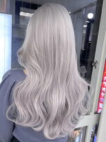 ロウル 渋谷(LOWRL)&nbsp;シルバー/ブリーチ/カラー/エクステ/渋谷