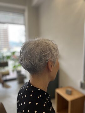 トトノウ ショートパーマ