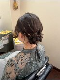 結婚式二次会お呼ばれヘアセット編み込みシニヨン金箔アレンジ