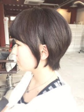 ルーファス 恵比寿 渋谷(Ruufus) 頭の形が綺麗に見えるショートスタイル