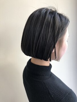 デイリリーバイアメリア 川西店(daylily by Ameria) イヤリングカラー×ミニボブ→白井　涼貴