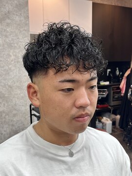 ヘアサロン シュウ 【戸田公園5分/メンズバーバー】フェードスパイラルパーマ◎