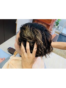 【清潔感UP】年齢と共に変化する大人男性の頭皮環境を徹底的にケア！日々の疲れも癒される極上ヘッドスパ。