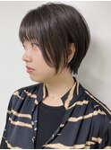 【morio原宿】大人ショート 前下がり 耳かけ 黒髪