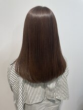 【ブロー&アイロンワーク】仕上げのアイロンで最高級の艶感を再現！トリートメントの持続力も◎