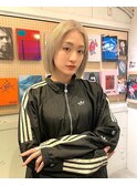 ハイトーンボブ 切りっぱなしボブ ブロンドボブ ぱっつん前髪