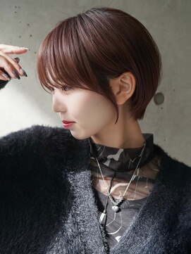 カライング(ing) 大人可愛い20代30代40代黒髪前下がりひし形小顔ボブ丸みショート