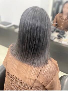 オーティティ(O-TETE) O-TETEグレーシルバーバレイヤージュ髪質改善カラー