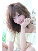 くせ毛風無造作ウェーブでラウンドボブディ