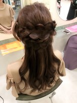 ブリエ(briller)&nbsp;ＴＡＫＡＫＯｓｔｙｌｅ☆ＣＵＴＥな編み込みハーフアップ