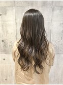 フェザーロンググレージュ/大人かわいい/小顔/斜めバング