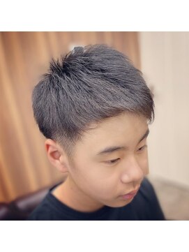 メンズヘアー ハサミ(men`s hair) さっぱりキッズショートアシメスタイル