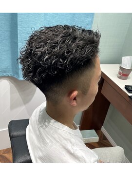 フォーコーナーズカットショップフェイビーズ 名古屋西(FourCornersCutShop favey's) ツイストパーマ　スパイラルパーマ　波巻きパーマ