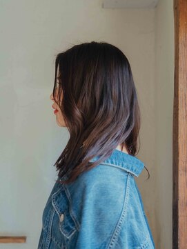 フランズ いわき(FLUNS) 黒髪/グレーベージュ/レイヤーロング/前髪パーマ/いわき市