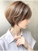 横顔美人ショート