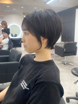 グランドライン(GRAND LINE) コンパクトでどの角度から見ても可愛いショートヘア