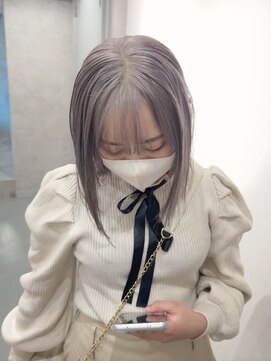 シー(shii..) 《shii..》#ホワイトグレー#ハイトーンカラー