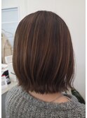 外ハネ切りっぱなしボブ