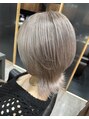 ラピス 横浜(Lapis)&nbsp;ブリーチカラー！シルバーで落ち着きのあるハイトーン！