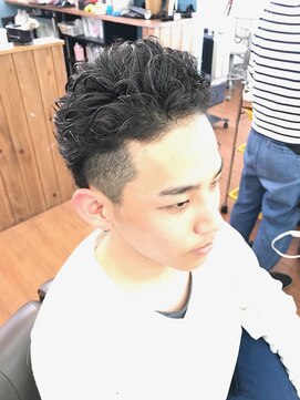 バトン(BATON) 癖毛パーマ風ショート【鎌ケ谷　パーマ　ハイライト】