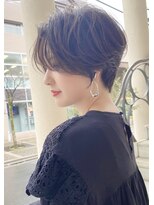 アンド ストーリーズ(&STORIES)&nbsp;前髪ありセンターパートショートボブアッシュブラウン黒髪