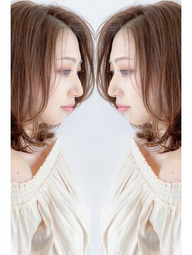 ピエス201(piece201) ミディアム×大人のレイヤーカット《中目黒1分/piece201》