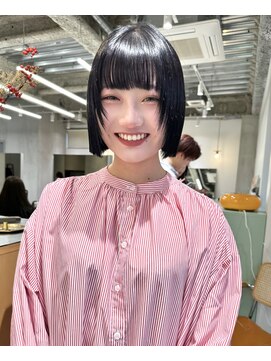 ホロ(hollo) 切りっぱなし_顔周りレイヤー_タッセルボブ