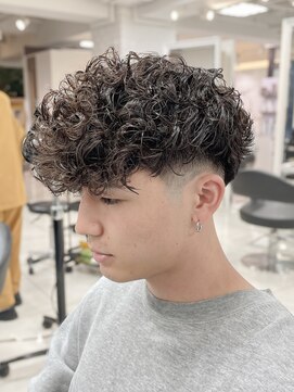 テクト バイアッシュ 吉祥寺店(Tect by Ash) スペインカールスパイラルパーマ刈り上げツーブロックフェード