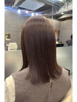 ナインスフロア(9NINTH FLOOR)&nbsp;大人可愛いくびれミディ/外ハネ/切りっぱなし/透明感