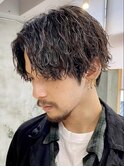渋谷緩め波巻きスパイラルパーマシャドウパーマセンターパート