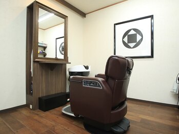 バーバー ヤングケン(BARBER YOUNGKEN)の写真/ビジネスからカジュアルまで!半個室の落ち着いた空間で、心身ともにリフレッシュしましょう☆
