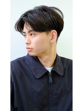 スリーアン(THREE ann.) 大人刈り上げセンターパート